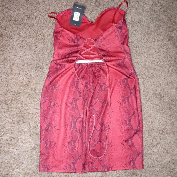 Fashion Nova Sassy Serpertine Snake Mini Dress Bergundy Size XL - Picture 14 of 14